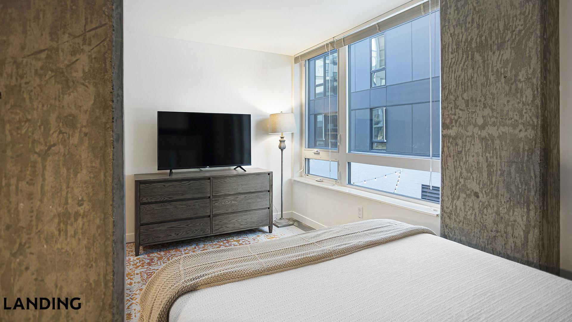 Building Photo - 2301 E Union St