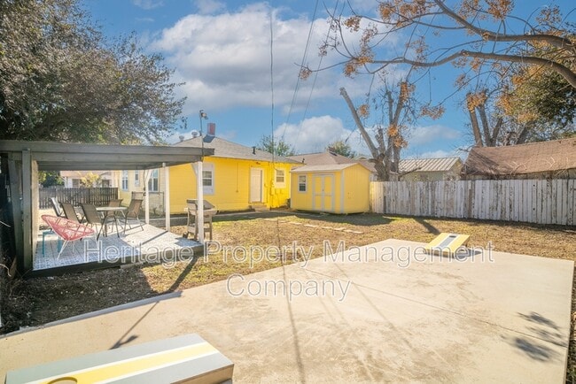 Building Photo - 475 E French Pl