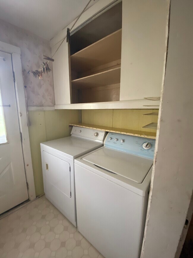 Building Photo - 14 Cleveland Ave