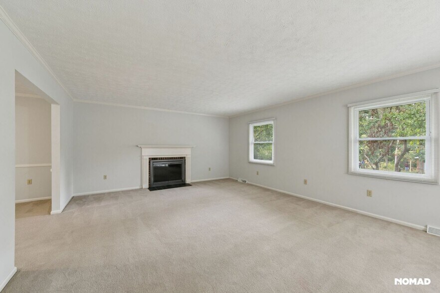 Building Photo - 16 Brushwood Rd