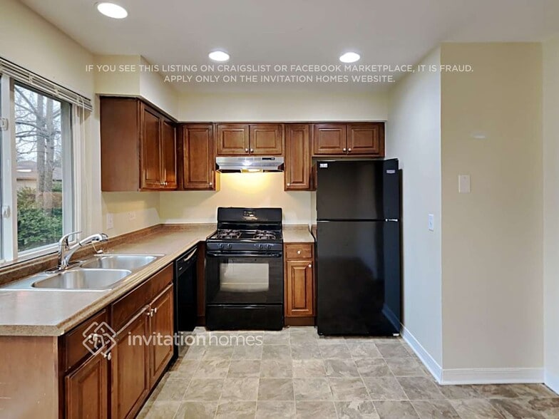 Building Photo - 136 Butternut Dr