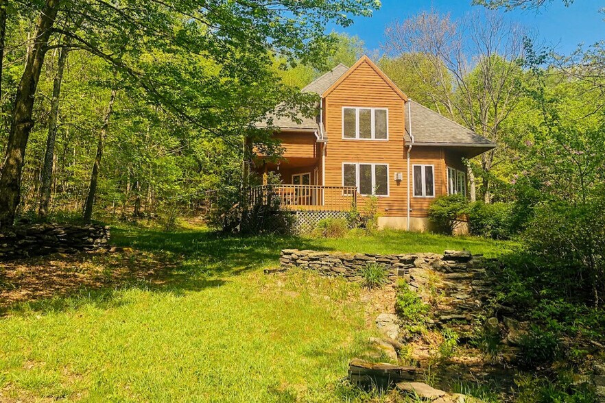 Building Photo - 93 Zych Rd