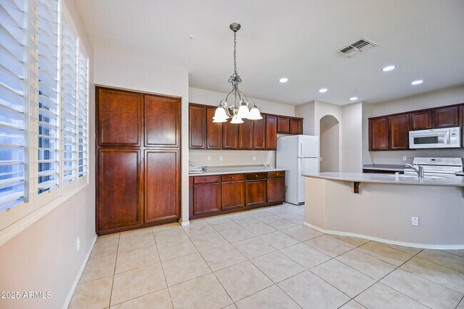 Building Photo - 7102 W Katharine Way
