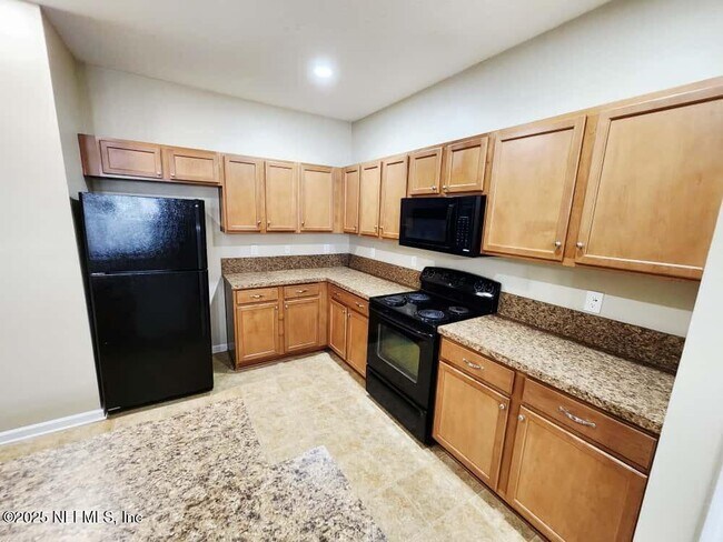 Building Photo - 6844 Misty View Dr