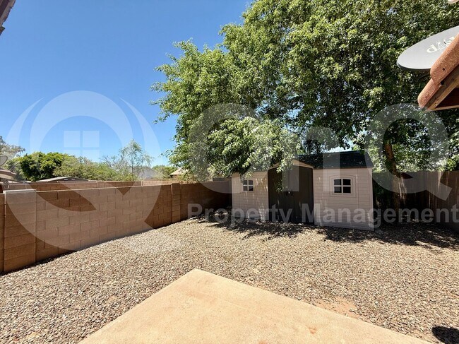 Building Photo - 6206 E Glencove St