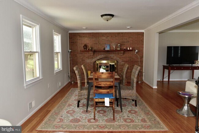 Building Photo - 11778 Hollyview Dr