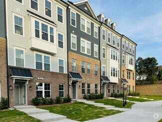Building Photo - New Luxury Townhome in Grove 98