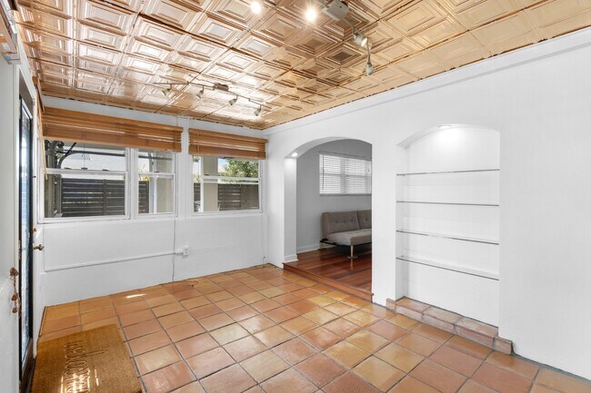 Building Photo - 3623 Chelsea St