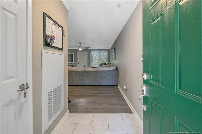 Building Photo - 2 Bedrooms 2 Bathrooms Condo