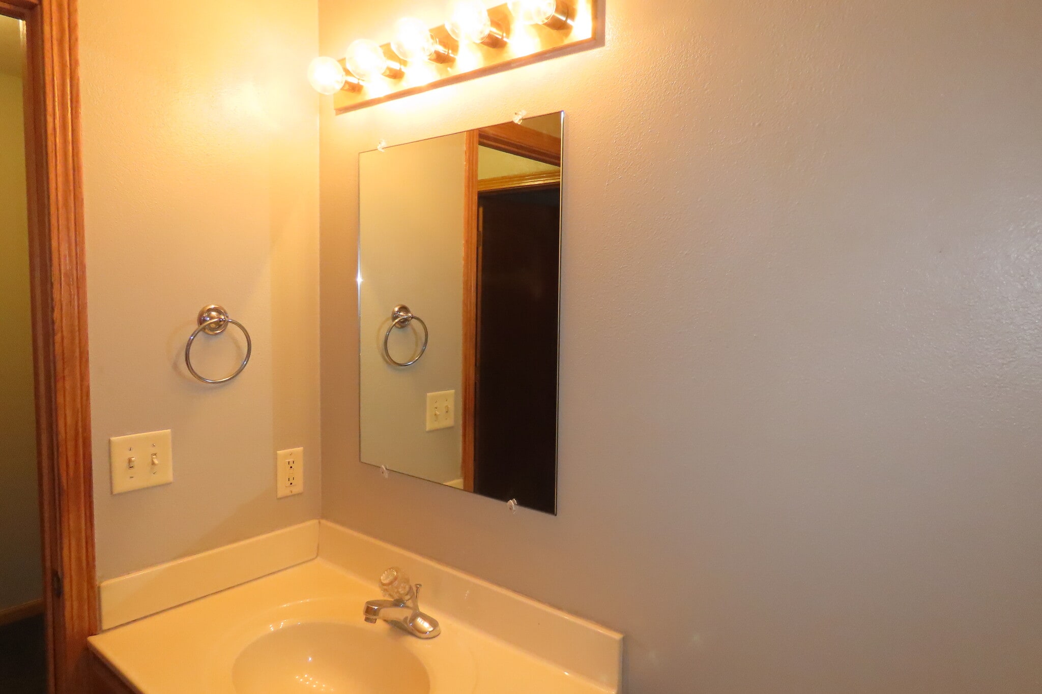 Main bathroom 8-5 square feet - 2025 S Main St