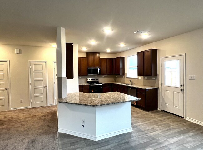 Building Photo - 7510 Fishbowl Ln