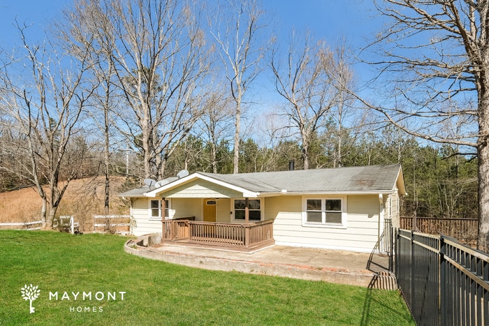 Building Photo - 2540 Summer Lake Rd