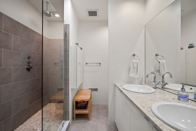 Building Photo - 35 Thornberry Rd