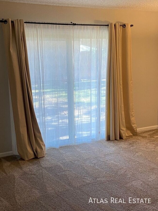 Building Photo - 4546 W Continental Dr