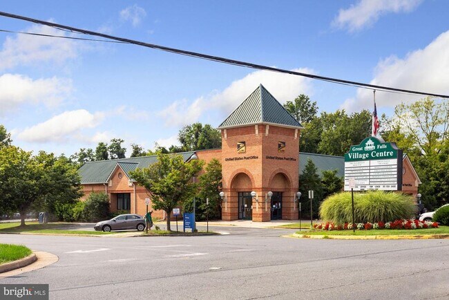 Building Photo - 723 Forest Ridge Dr