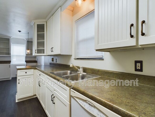 Building Photo - 1323 Meadow Lake Terrace