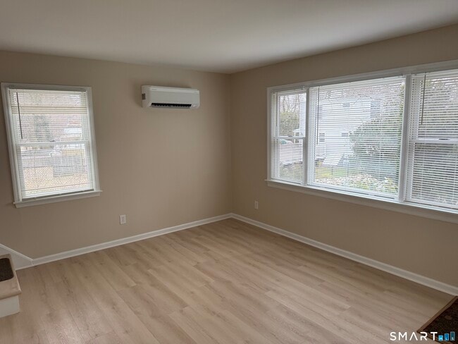 Building Photo - 41 1/2 Cedar Crest Pl