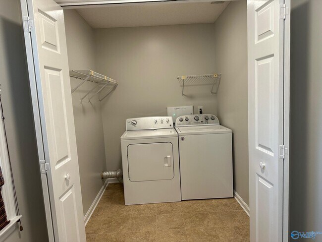 Building Photo - 101 Springfield Ln