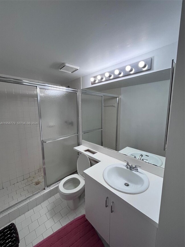 Building Photo - 125 Waterside Dr