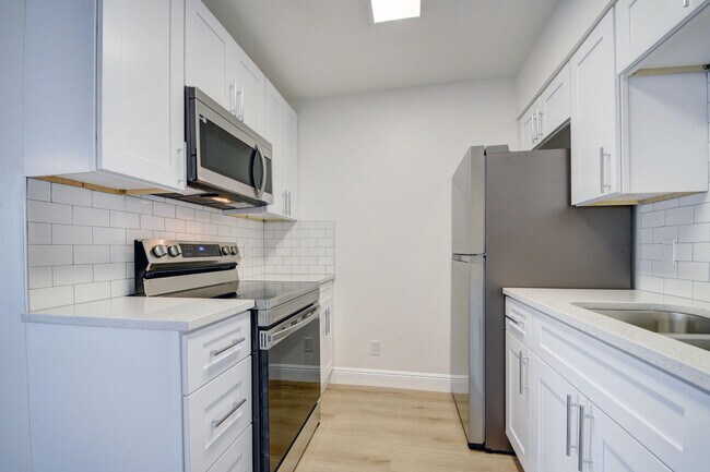 Building Photo - 614 Executive Center Dr