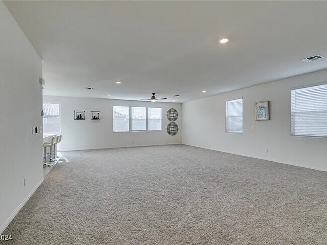 Building Photo - 6985 Solano Cyn Ave