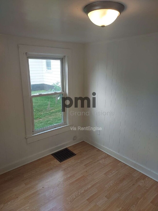 Building Photo - 2035 E William St