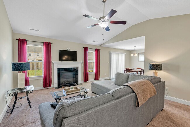 Building Photo - 293 Crossroads Store Dr