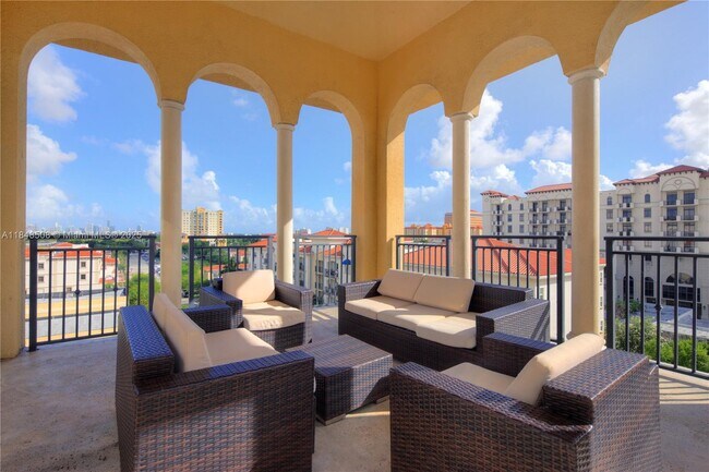 Building Photo - 1607 Ponce de Leon Blvd