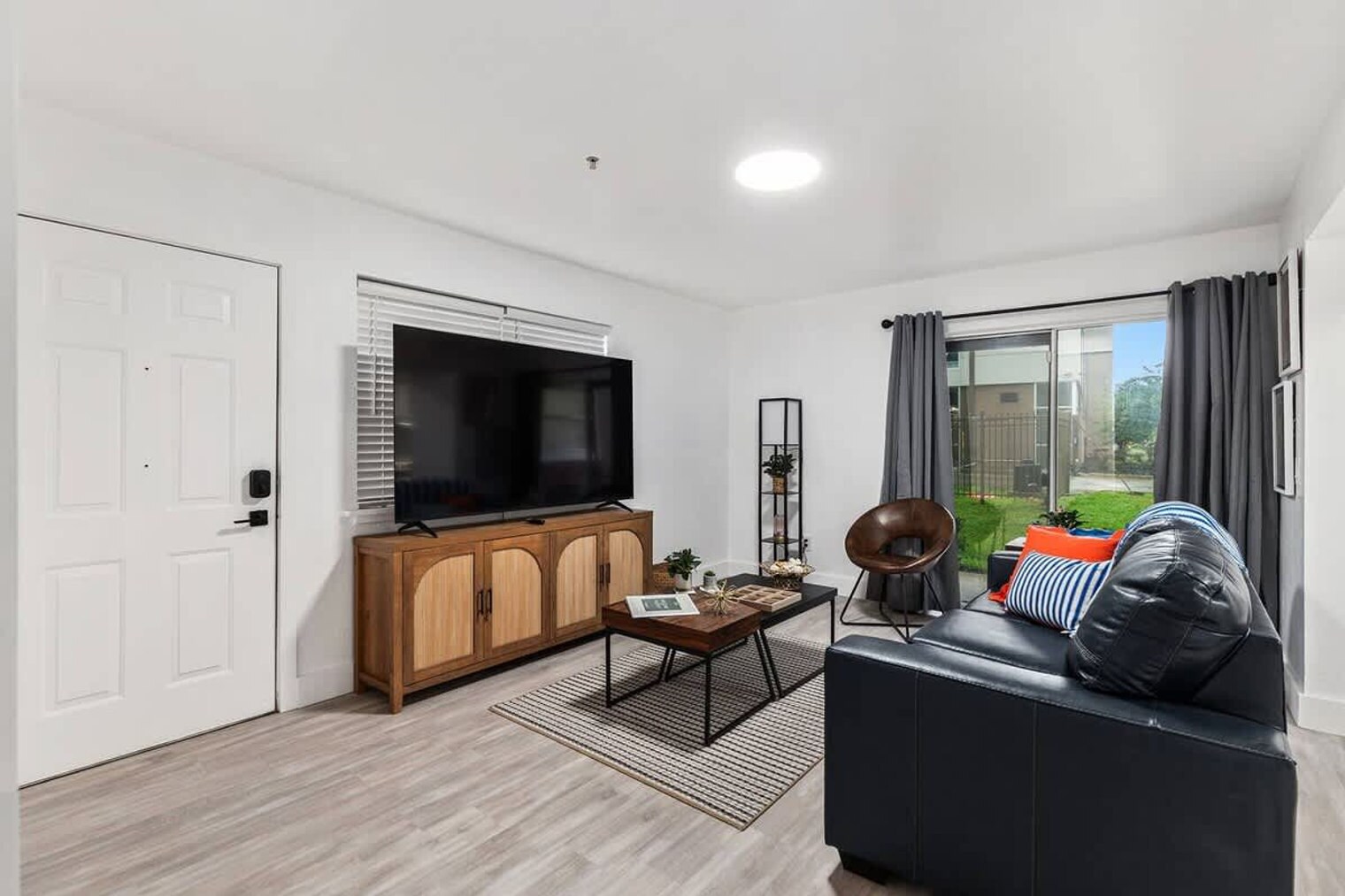 Building Photo - 2360 SW Archer Rd