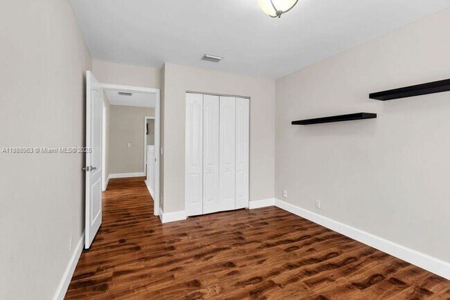 Building Photo - 10766 Crescendo Cir