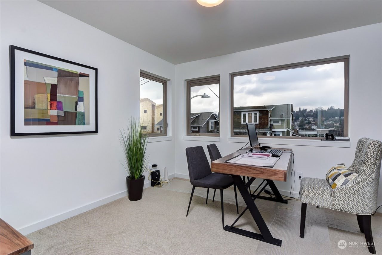 Building Photo - 1908 24th Ave S