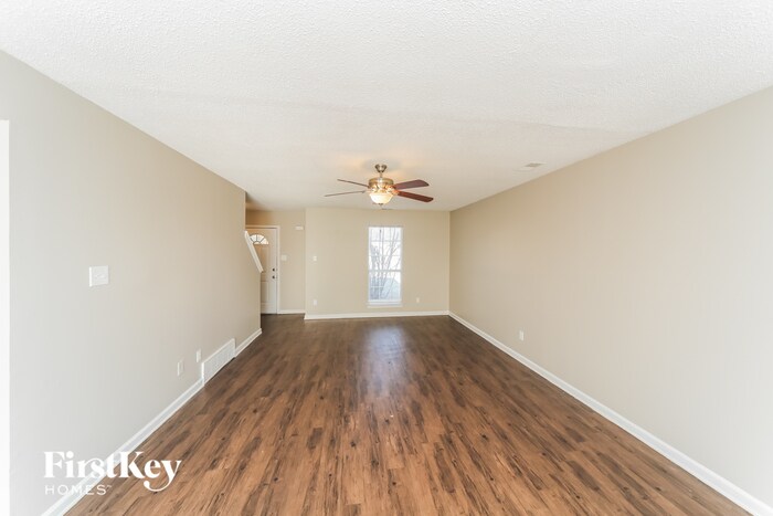 Building Photo - 4657 Lindawood Ln