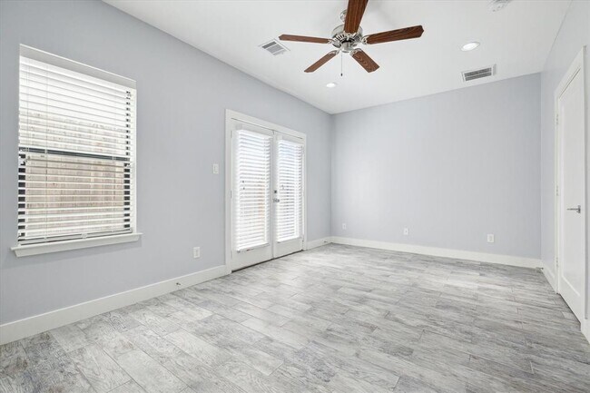 Building Photo - 1406 Ruthven St