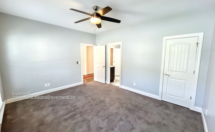 Building Photo - 5665 Bungalow Cir