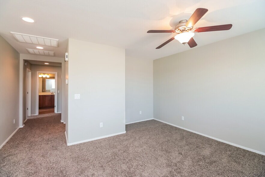 Building Photo - 4056 E Alamo St