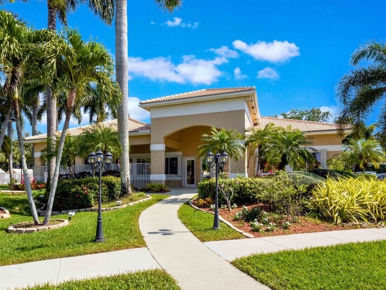 Building Photo - 12807 Hampton Lakes Cir