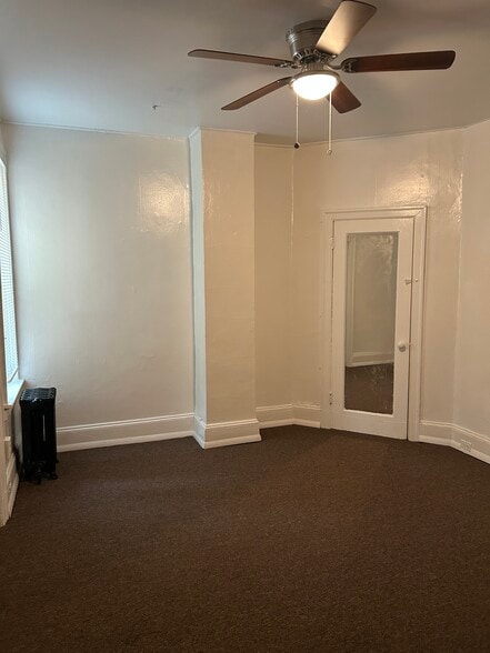 Building Photo - 5447 Sansom St