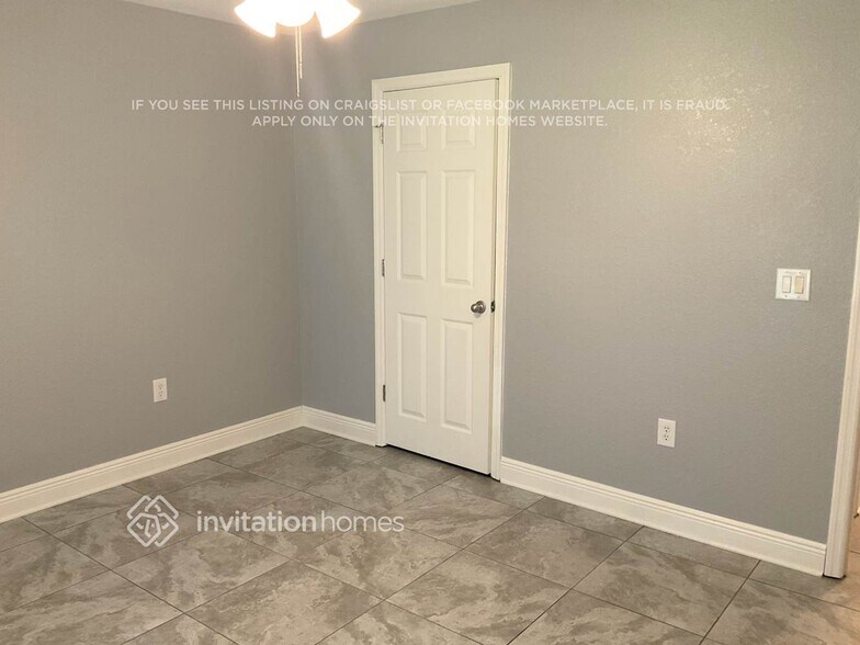 Building Photo - 25940 Aysen Dr