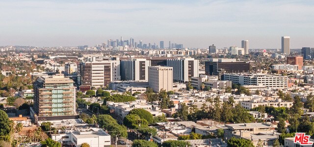 Building Photo - 435 N Oakhurst Dr