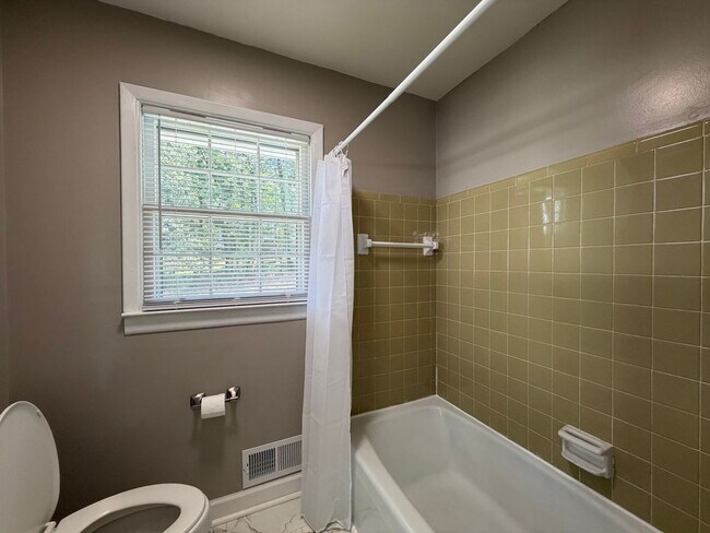 Building Photo - 105 Coker Dr