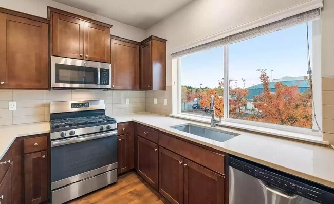 Building Photo - 459 NE Patricia Ann Pl