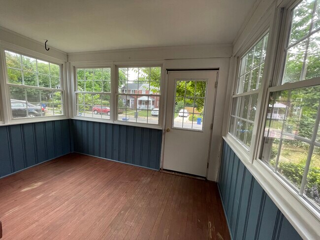 Building Photo - 5937 Monticello Rd