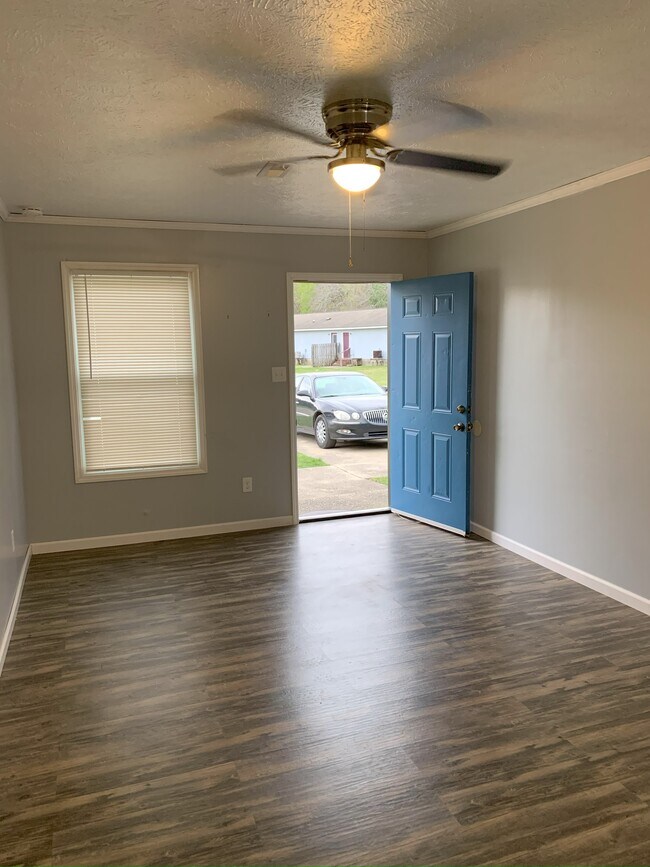 Building Photo - 5770 Aftonshire Dr