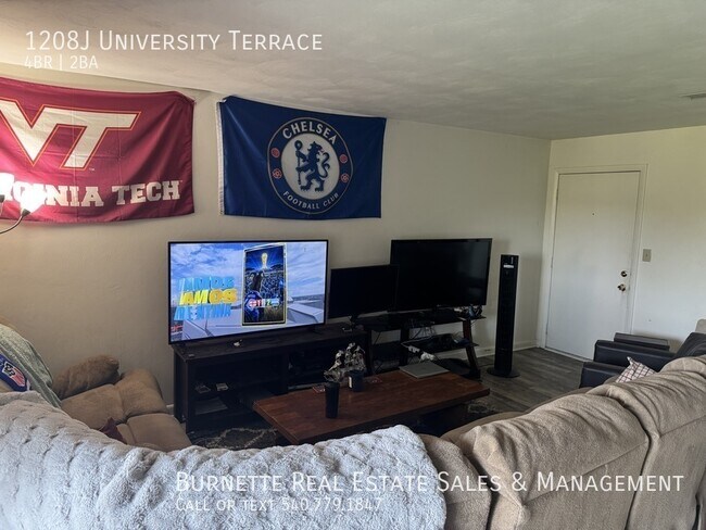 Building Photo - 1208J University Terrace-
