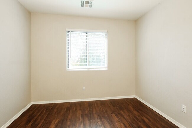 Building Photo - 17377 W Holland Ln