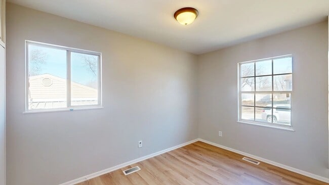 Building Photo - Newly renovated 3 bed 1 bath house