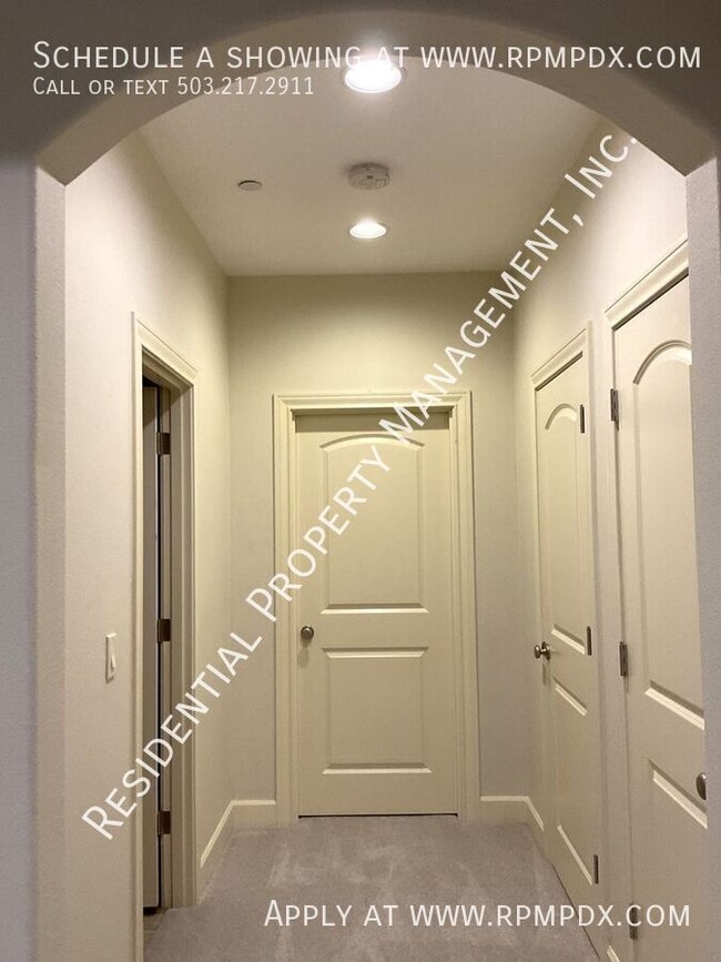 Building Photo - 18278 SW Santoro Dr