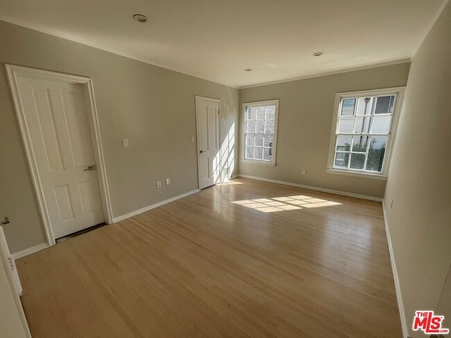 Building Photo - 437 Shirley Pl