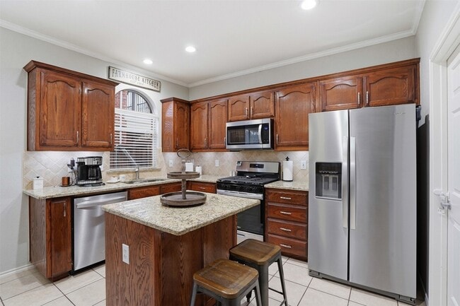 Building Photo - 7258 Summit Parc Dr