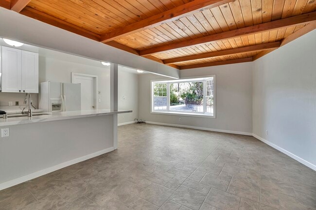 Building Photo - 520 Dawkins Dr